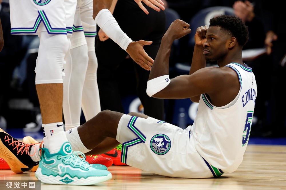 他都展现出 他都展现出