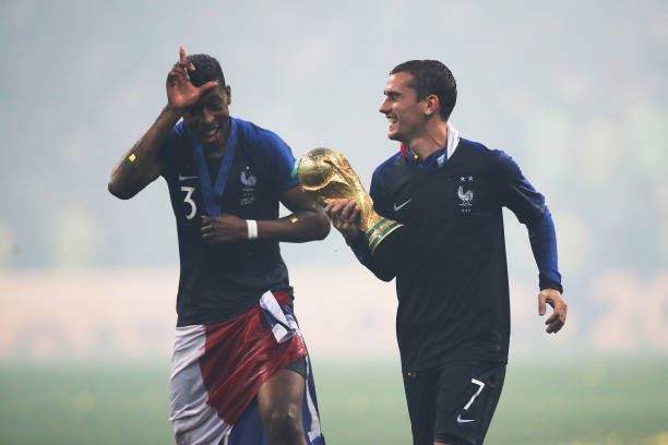 使他们在比 使他们在比